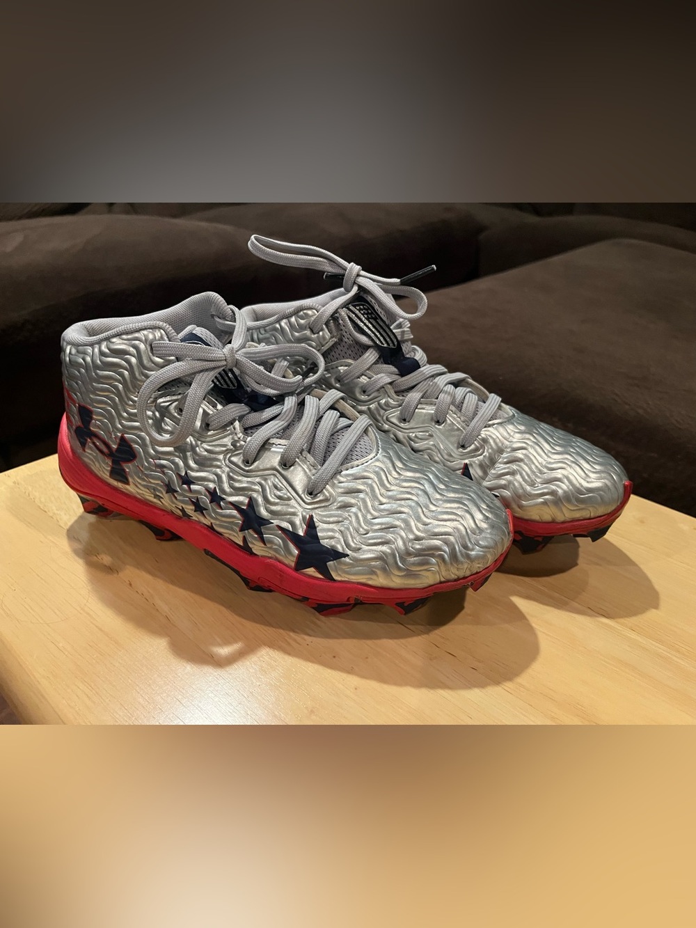Under Armour Spotlight Hammer Jr USA Football Cleats 4.5Y Silver Red 3028226